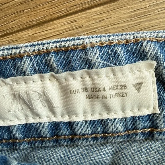 Zara Mid-Rise Straight Jeans - Picture 7 of 9